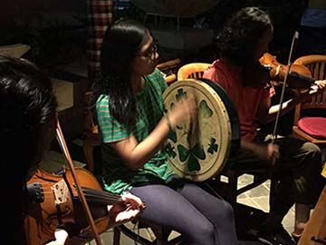 traditional irish music session